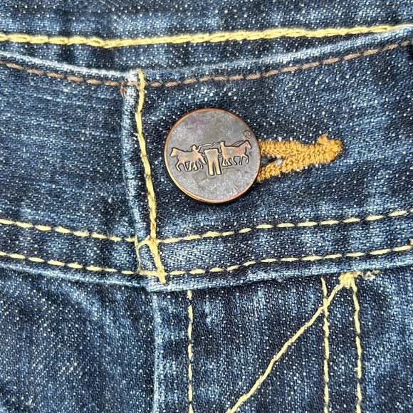 Unique Levi’s 511 jeans w/double back pockets.Tag: 29/32 Please see measurements - Picture 2 of 11